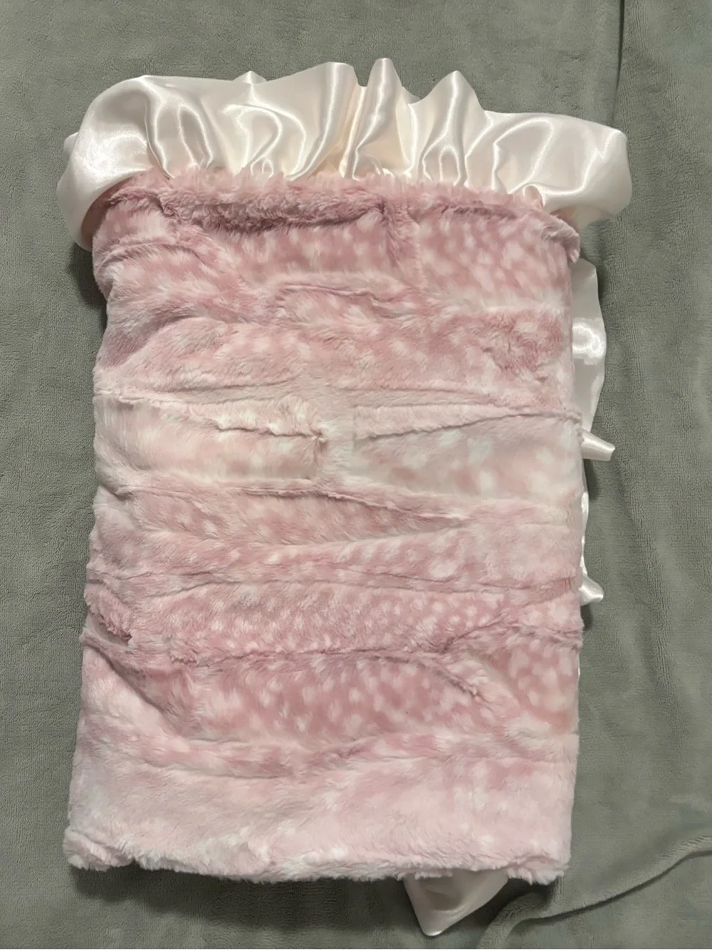 Rockin Royalty Baby Blanket  Pink Faux Fur, Satin Ruffle Edge USA NWT